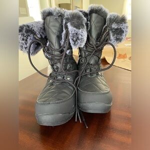Arctic Shield women’s Anna fur lined waterproof insulated boots size 9 M black